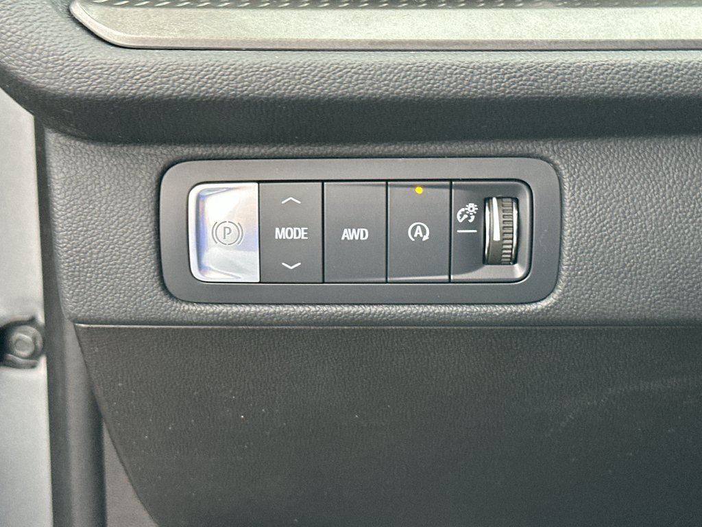 Certified 2024 Chevrolet Traverse LT AWD/4WD image 10