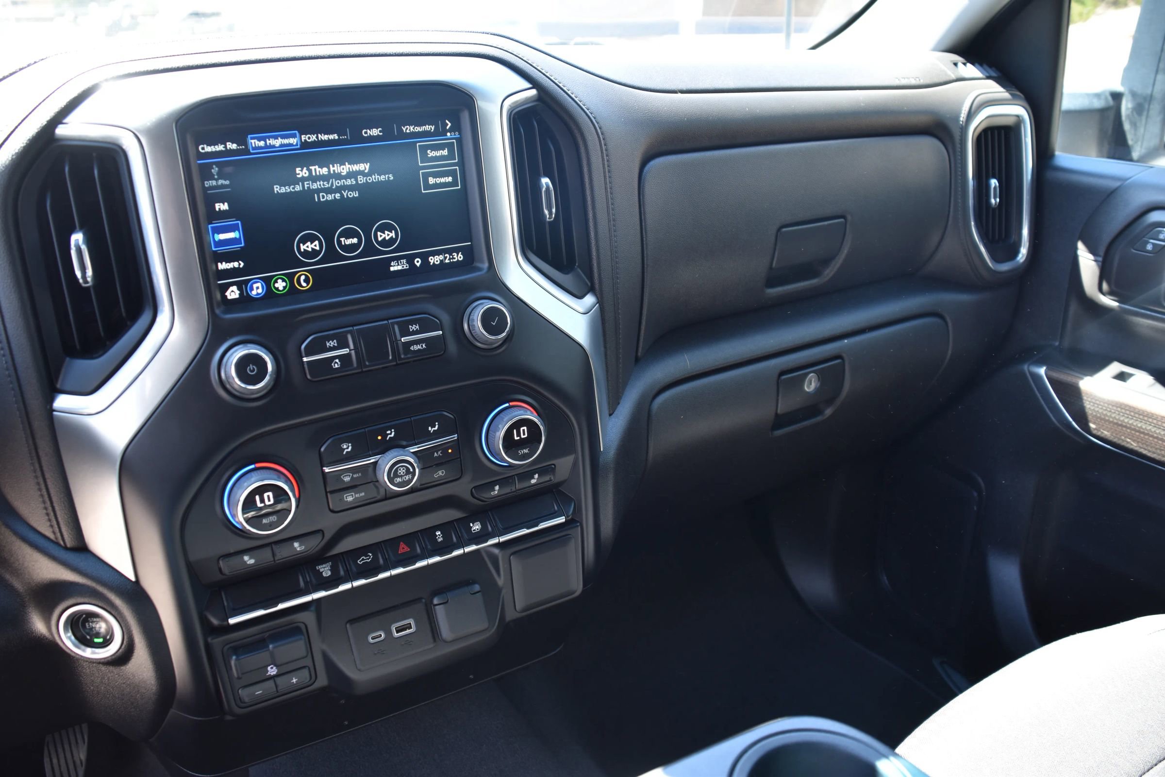 Used 2022 Chevrolet Silverado 3500 LT w/ Convenience Package image 14