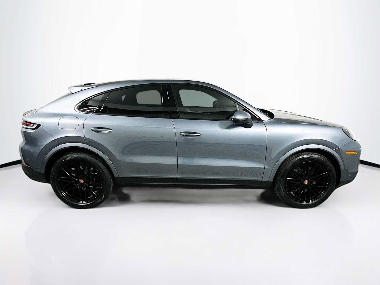 New 2026 Porsche Cayenne Coupe AWD/4WD image 8