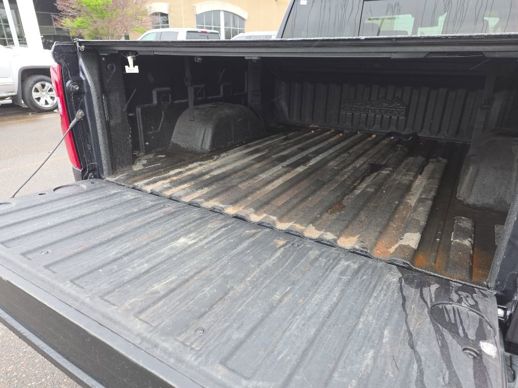Used 2022 Chevrolet Silverado 1500 High Country w/ High Country Premium Package AWD/4WD image 9
