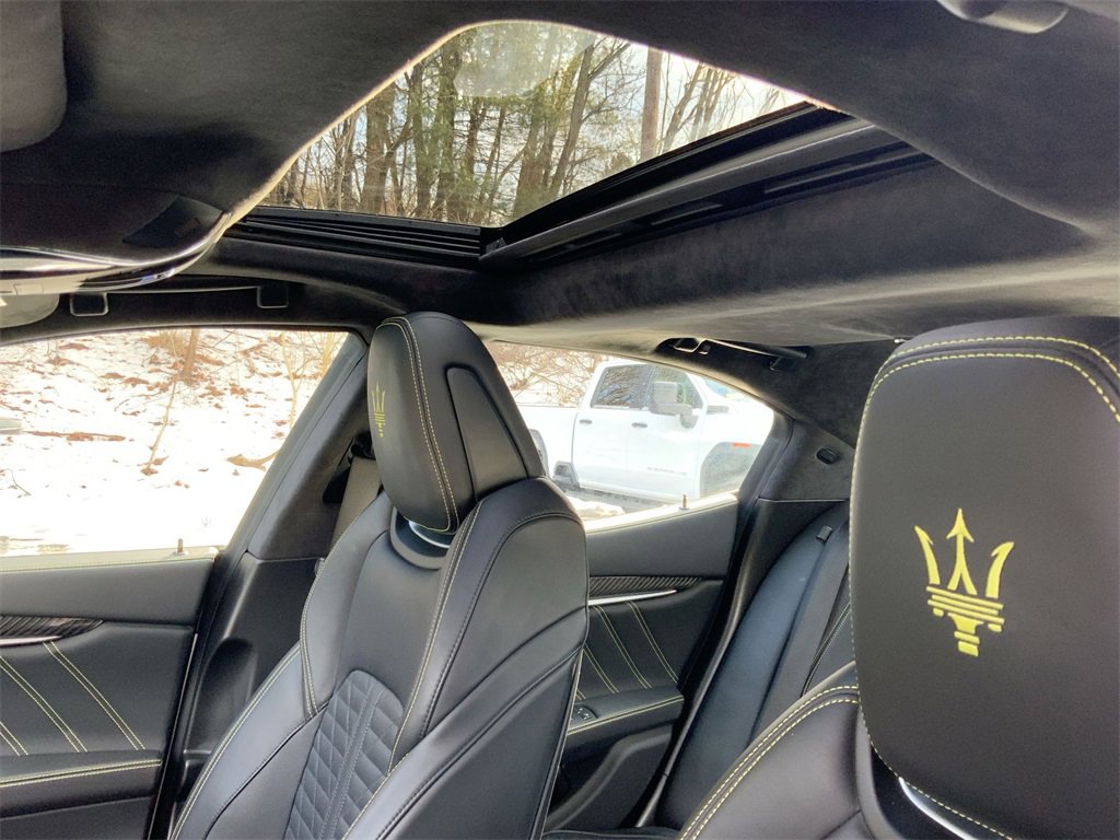 Used 2022 Maserati Ghibli Modena Q4 image 19