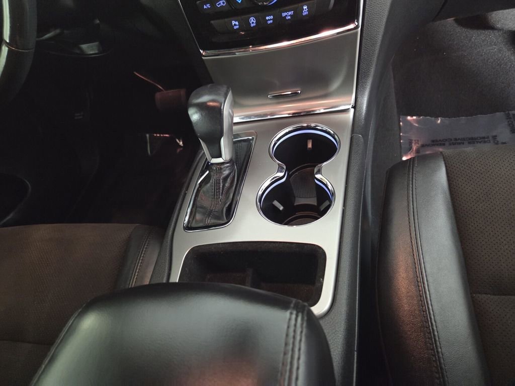 Certified 2019 Jeep Grand Cherokee Laredo w/ Laredo X Package image 32