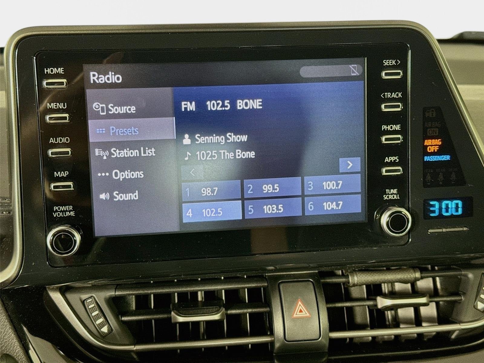 Used 2019 Toyota C-HR LE FWD image 15