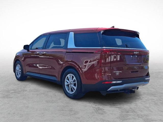 Used 2023 Kia Carnival LX FWD image 4
