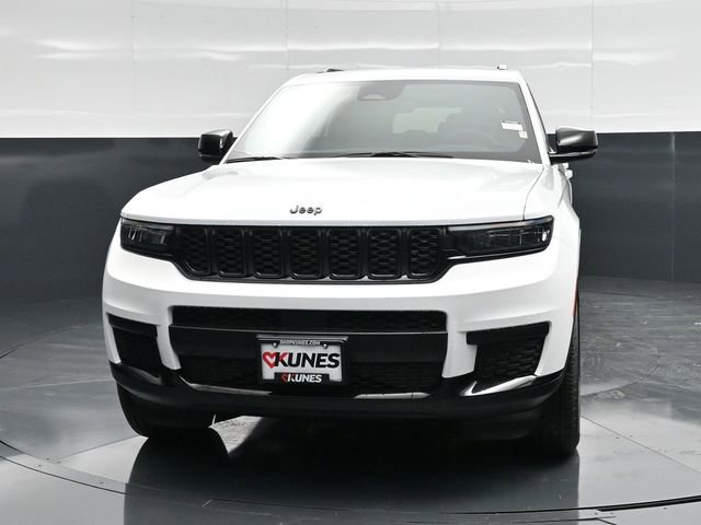 New 2025 Jeep Grand Cherokee L Laredo image 2