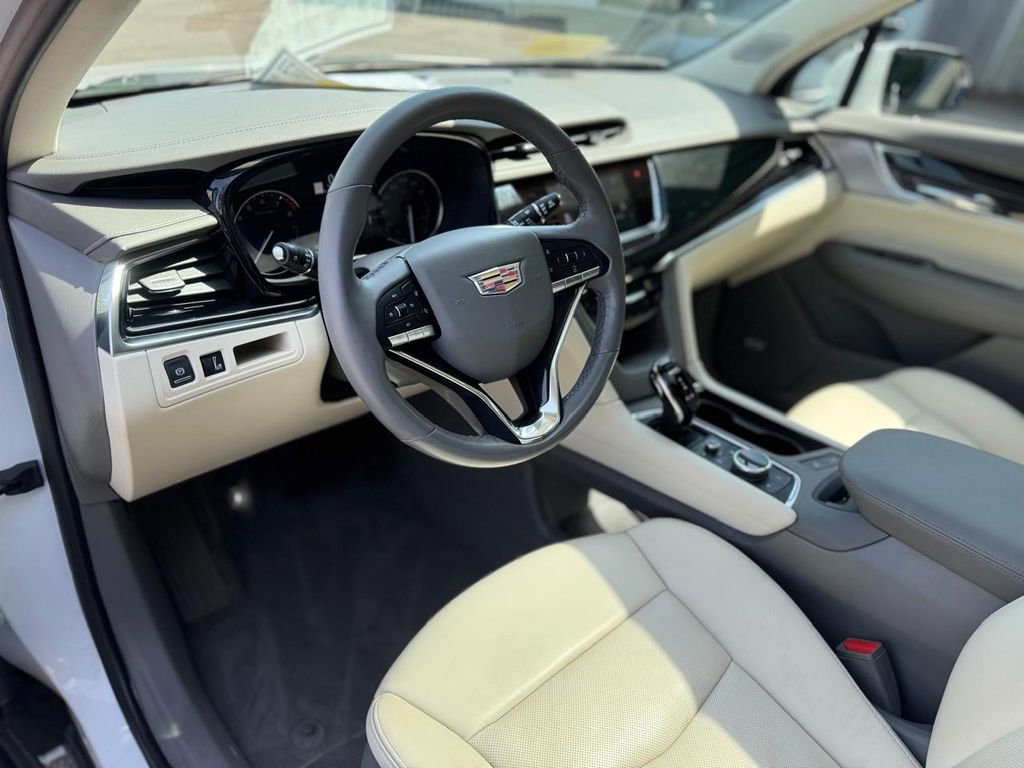 Used 2023 Cadillac XT6 Premium Luxury w/ LPO, Floor Liner Package AWD/4WD image 14