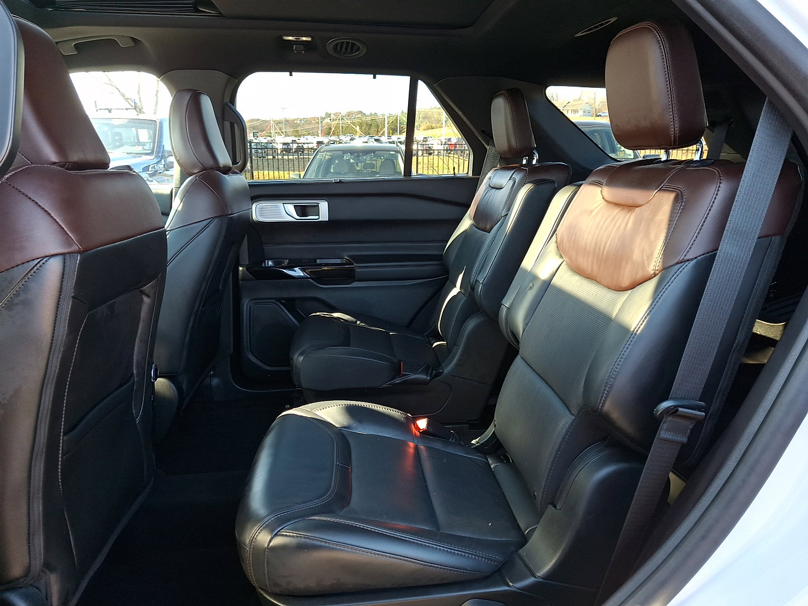 Certified 2022 Ford Explorer Platinum w/ Equipment Group 601A image 10