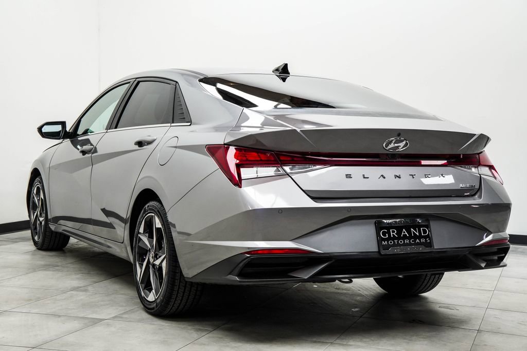 Used 2021 Hyundai Elantra Limited FWD image 11