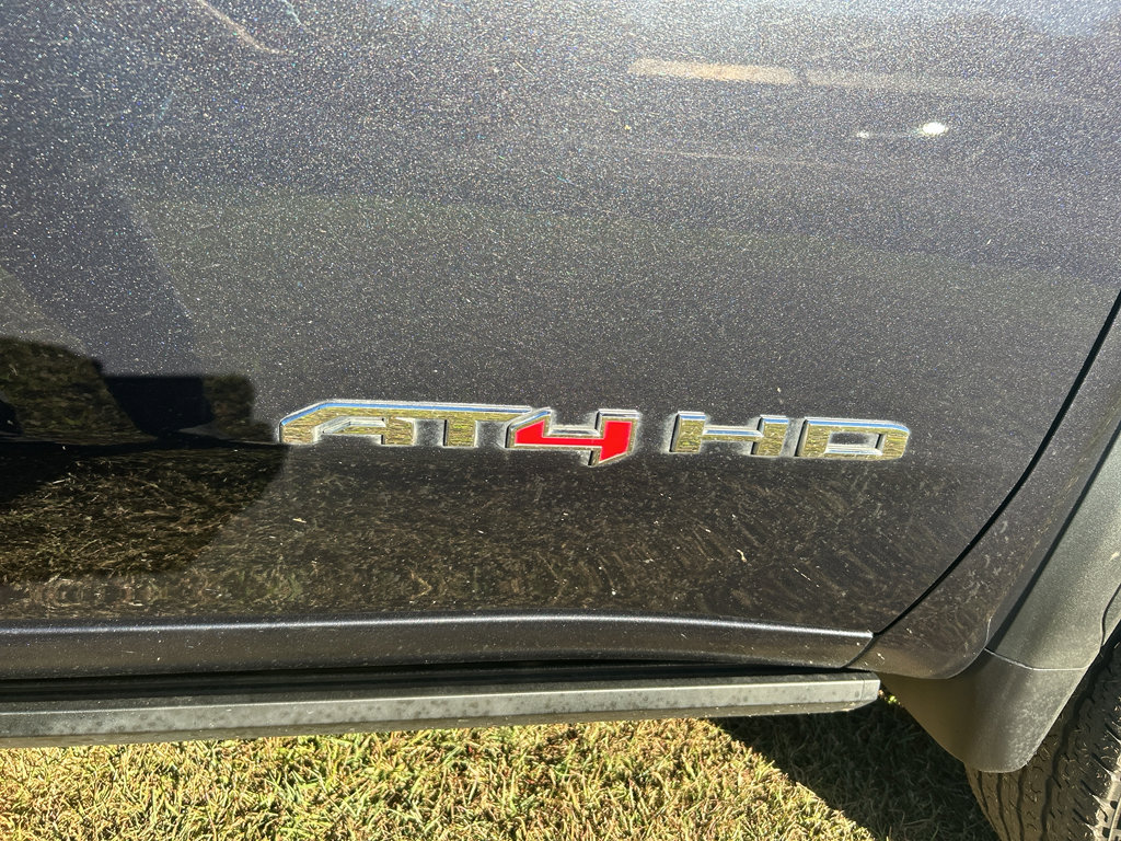 Used 2024 GMC Sierra 2500 AT4 w/ AT4 Premium Plus Package image 3