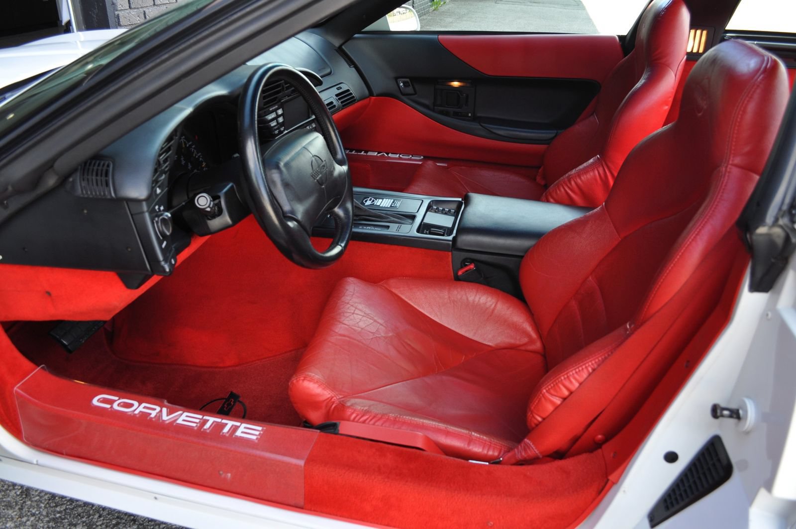 Used 1996 Chevrolet Corvette Coupe RWD image 33