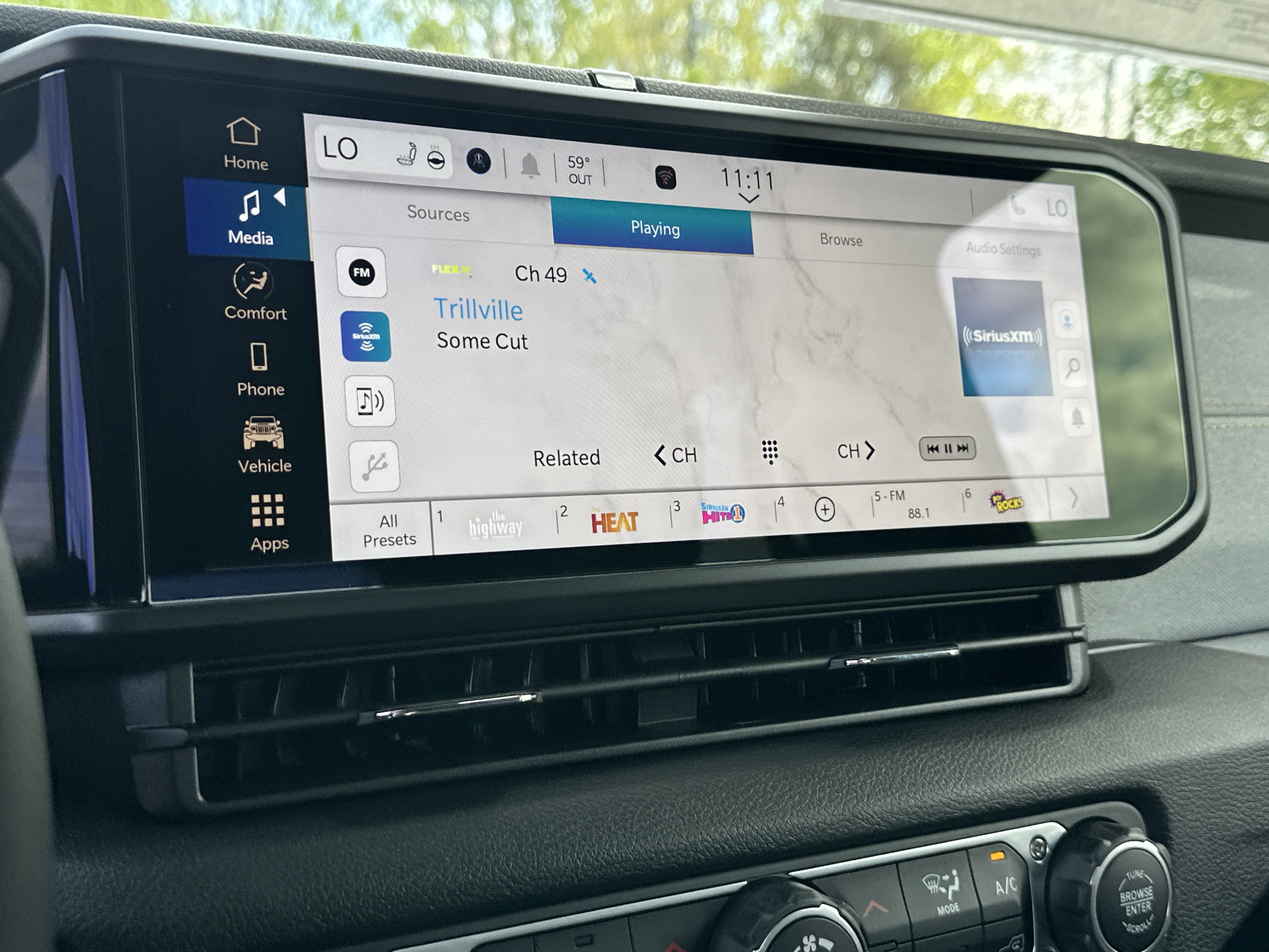 New 2025 Jeep Gladiator Sport image 7