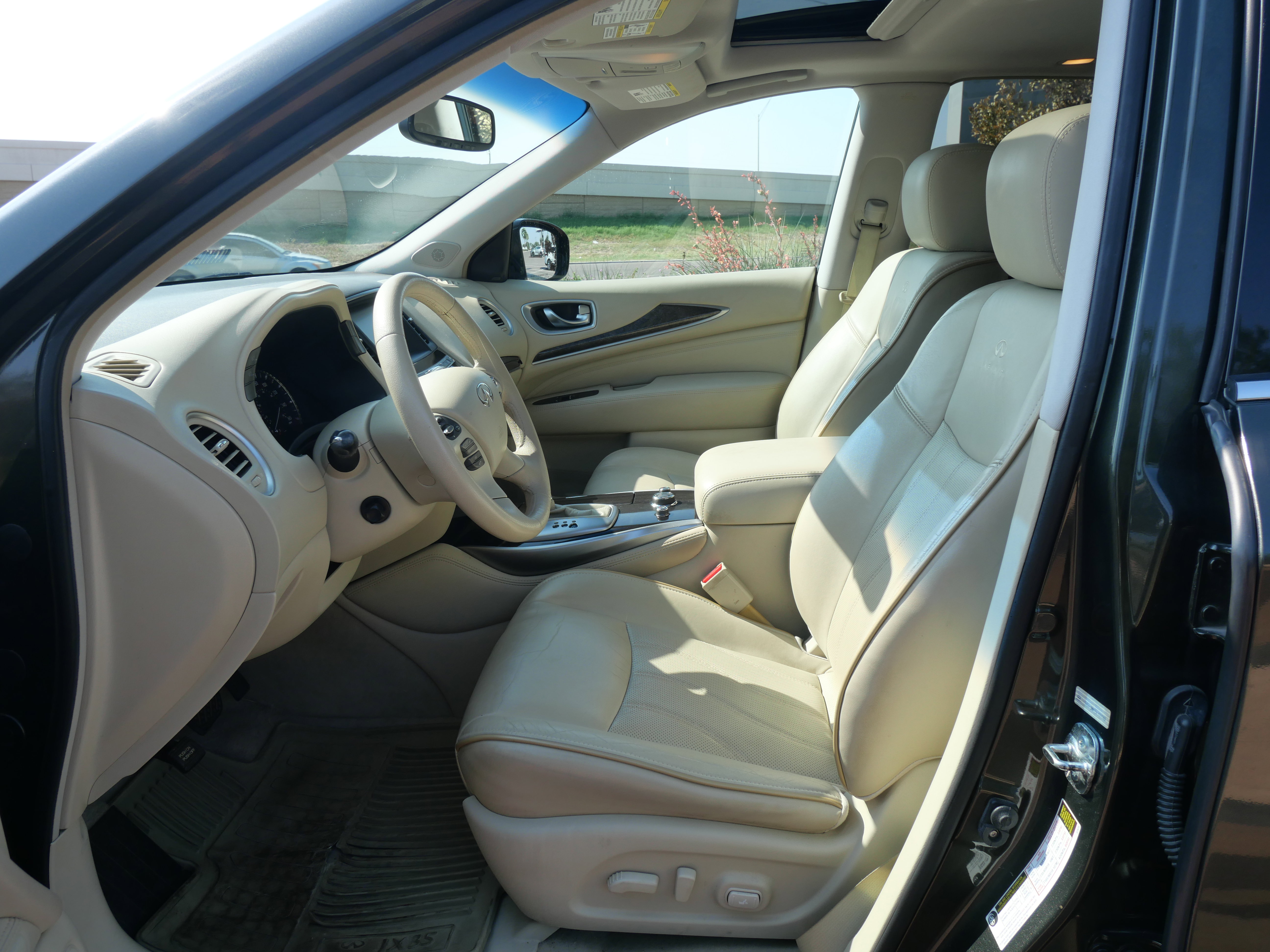 Used 2013 INFINITI JX35 AWD w/ Premium Pkg image 8