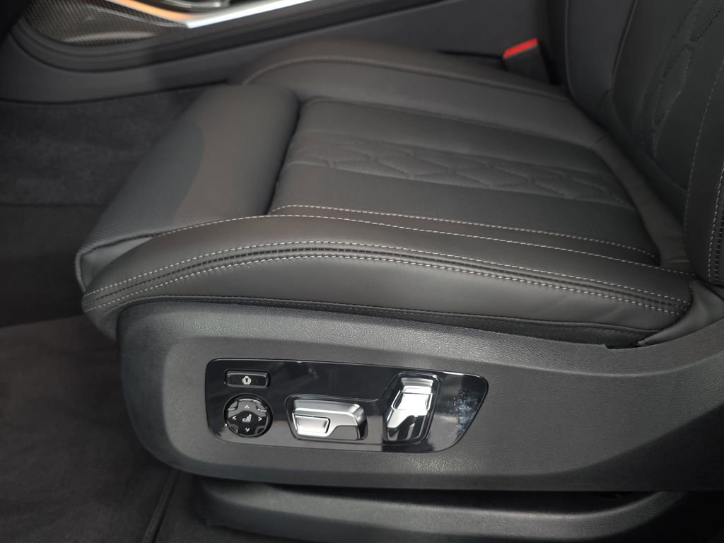 New 2026 BMW X7 M60i image 29