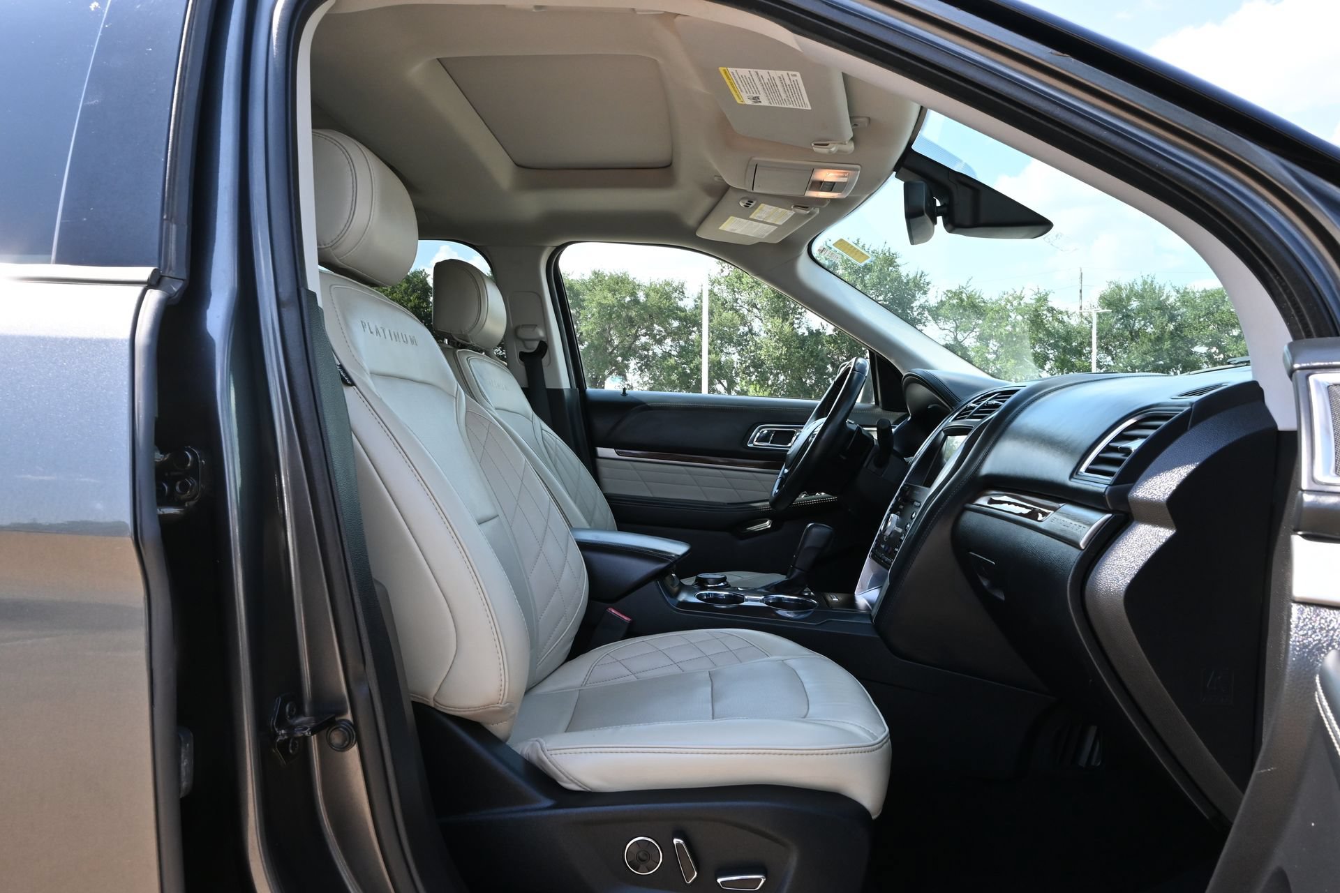 Used 2017 Ford Explorer Platinum AWD/4WD image 26