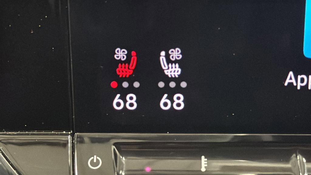 Used 2025 Volkswagen Atlas SE image 19