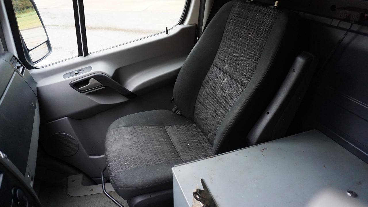 Used 2017 Mercedes-Benz Sprinter 2500 image 17