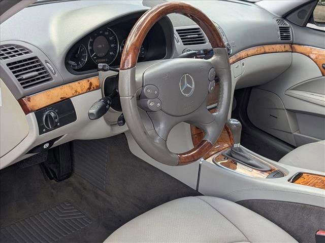 Used 2009 Mercedes-Benz E 350 4MATIC Sedan image 9