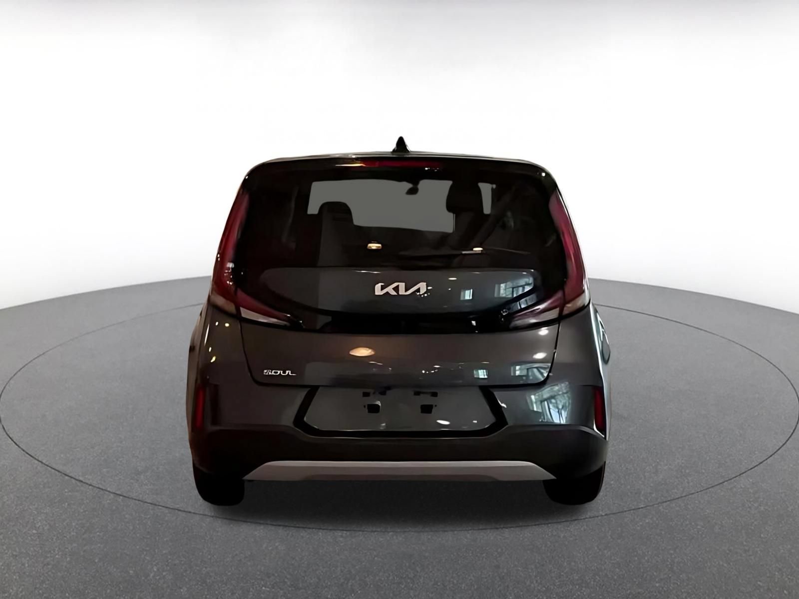Used 2025 Kia Soul LX w/ LX Technology Package FWD image 11