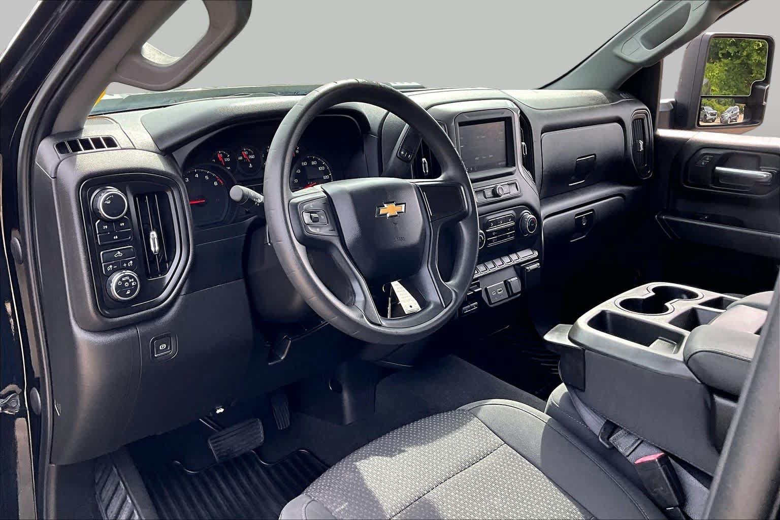 Used 2022 Chevrolet Silverado 2500 Custom w/ Custom Value Package AWD/4WD image 18