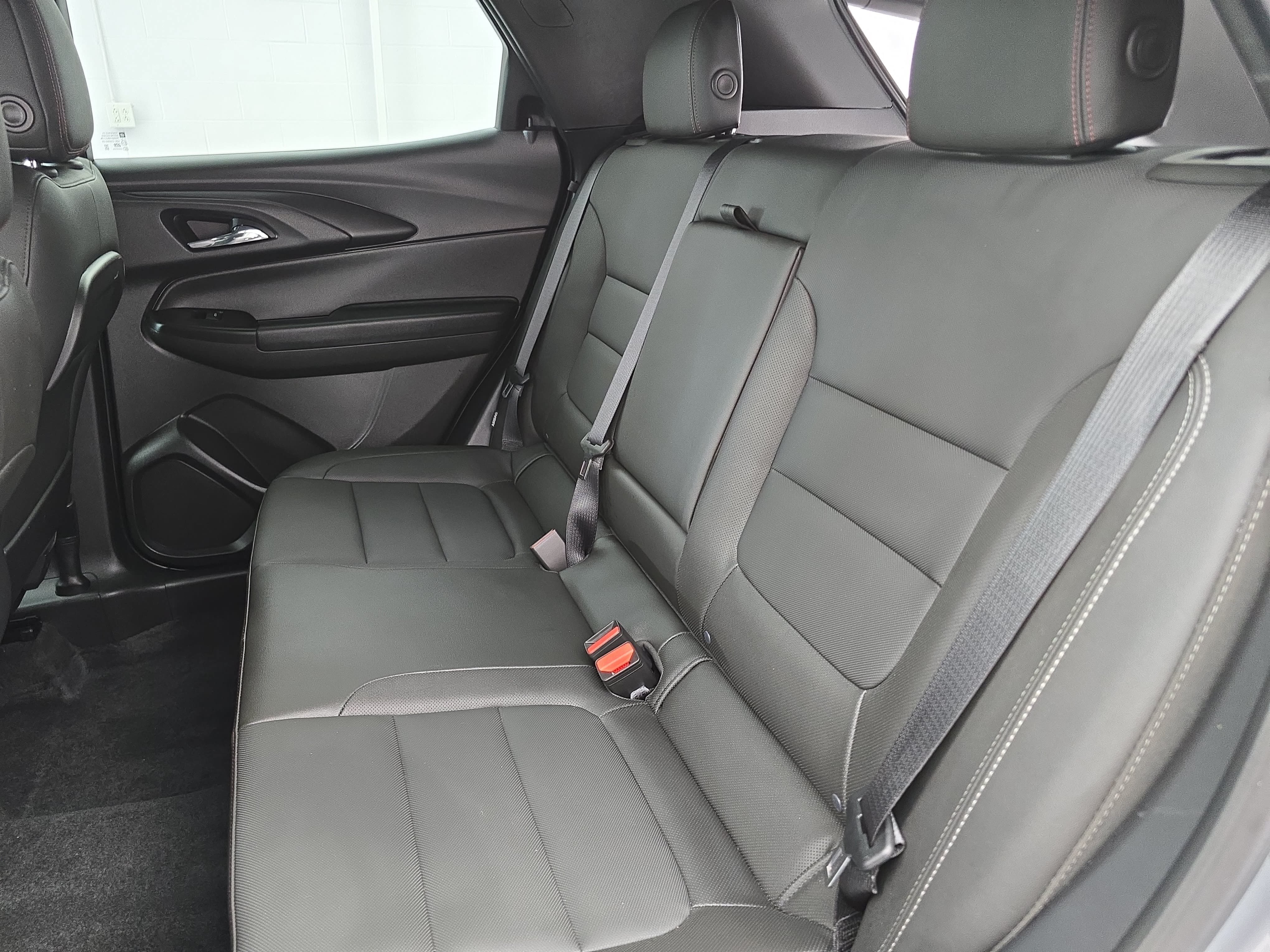 Used 2025 Chevrolet TrailBlazer RS w/ Convenience Package AWD/4WD image 14