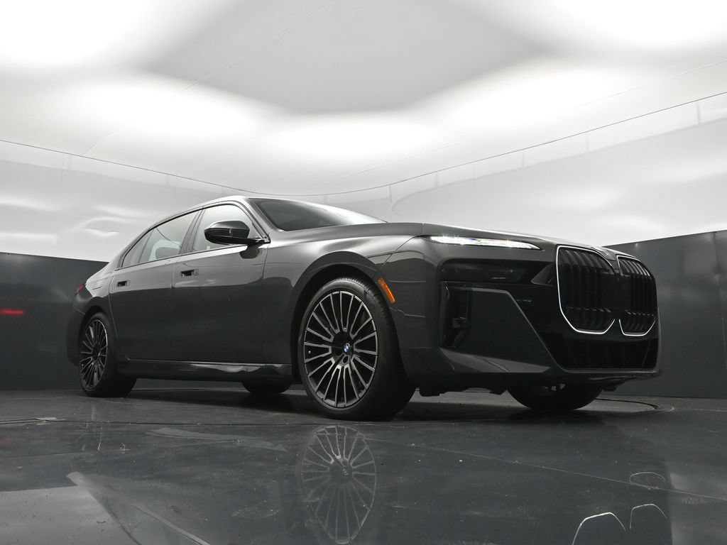 Certified 2026 BMW 740i w/ Executive Package RWD image 44