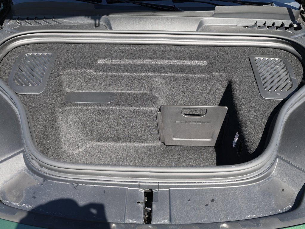 Used 2025 Porsche Macan Turbo Electric image 4