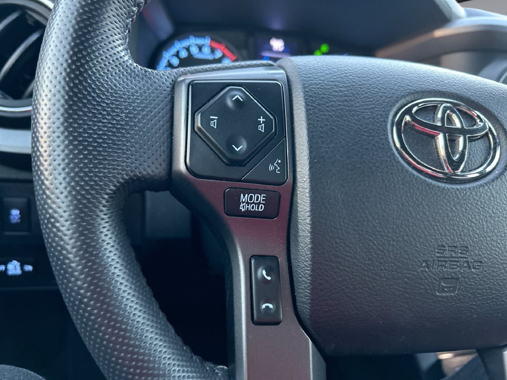 Used 2022 Toyota Tacoma TRD Sport w/ Technology Package RWD image 16
