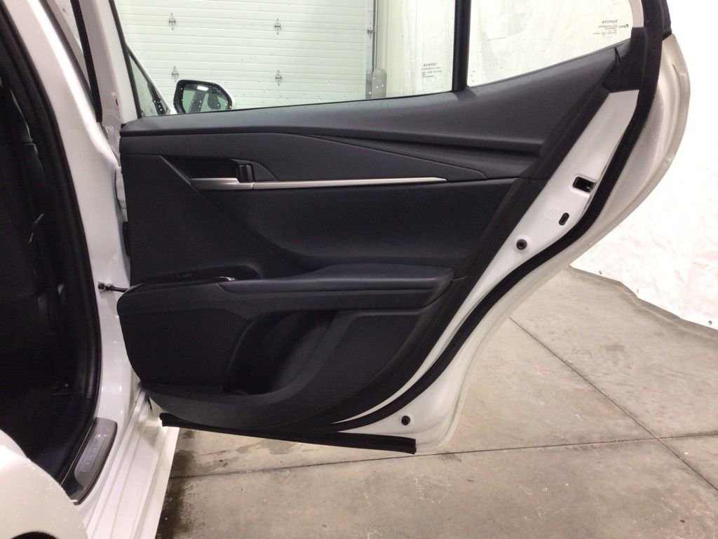 Used 2025 Toyota Camry SE image 25