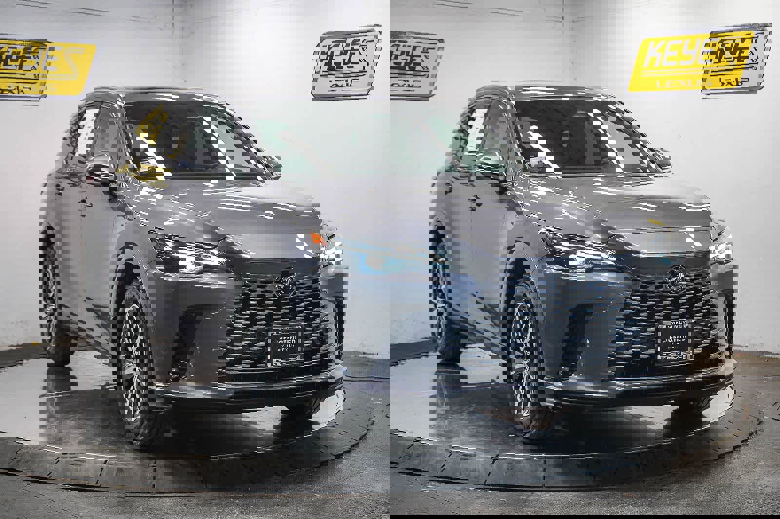 Used 2023 Lexus RX 350h w/ Accessory Package (Z1) image 5