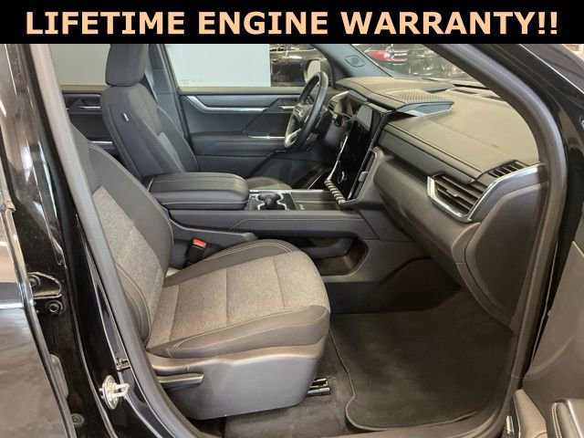 Used 2025 GMC Acadia Elevation image 42