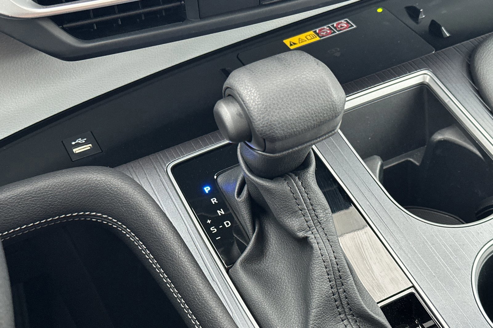 Used 2025 Toyota Sienna LE w/ LE Plus Package image 22