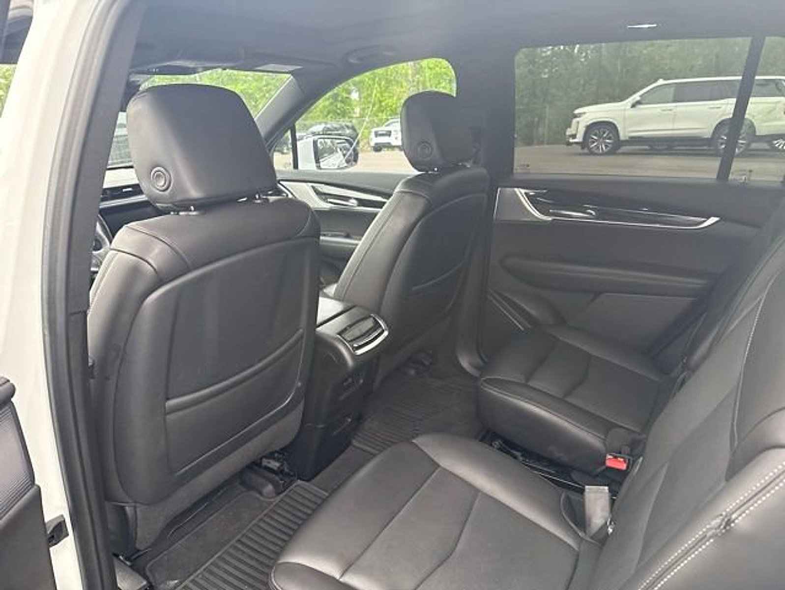 Certified 2023 Cadillac XT6 Premium Luxury w/ Technology Package AWD/4WD image 8