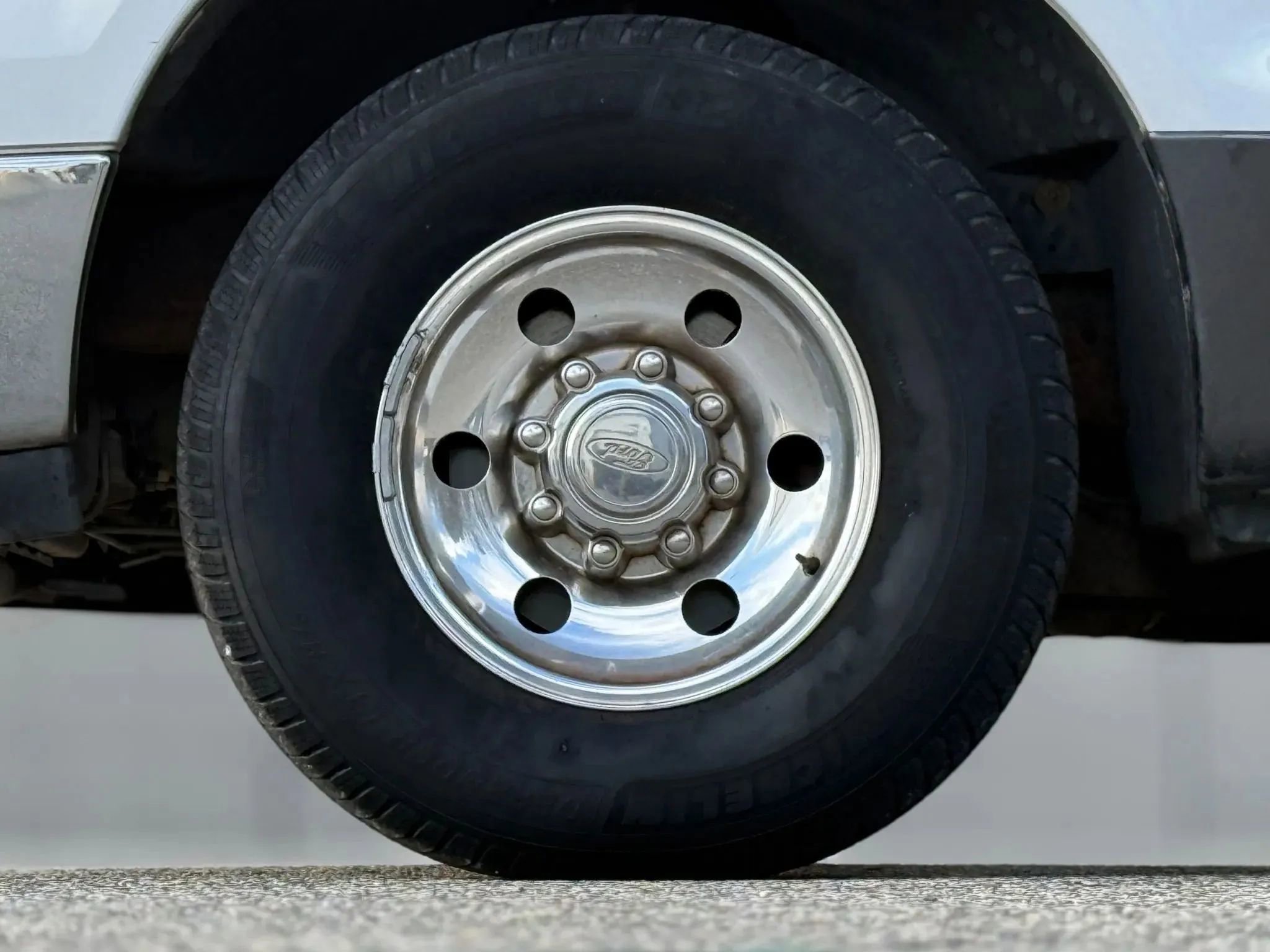 Used 2005 Ford Excursion XLS image 28