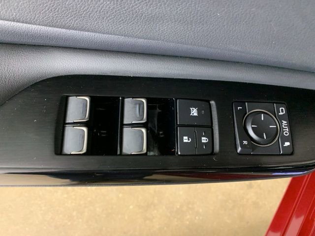 Certified 2025 Lexus ES 350 w/ Accessory Package (Z2) image 18