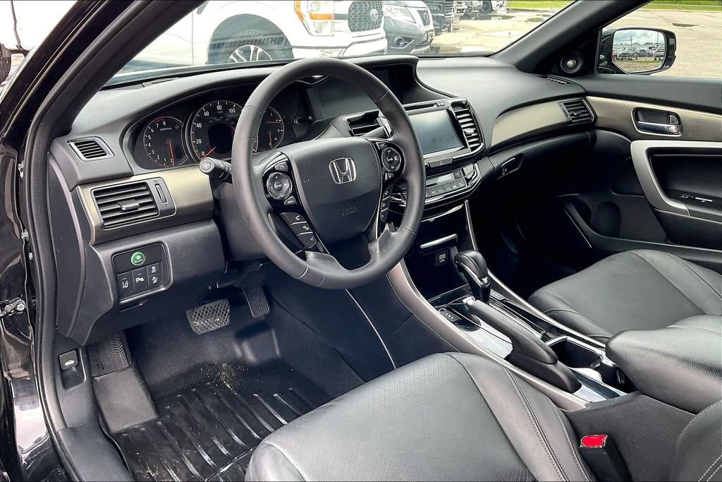 Used 2017 Honda Accord Touring image 12