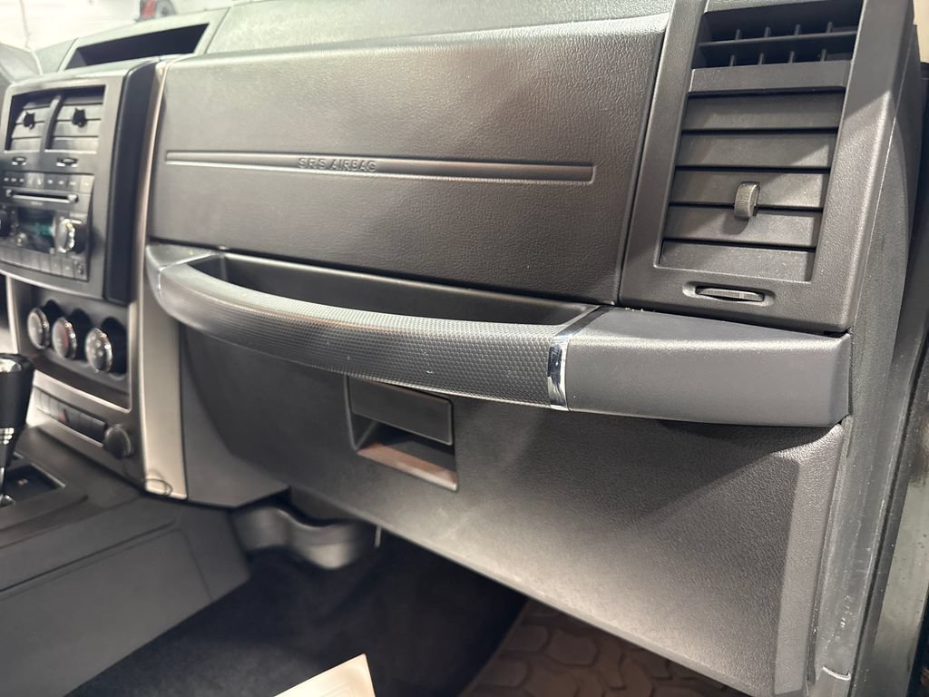 Used 2012 Jeep Liberty Sport AWD/4WD image 31