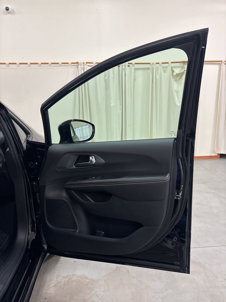 New 2026 Chrysler Pacifica Select w/ S Appearance Package image 32