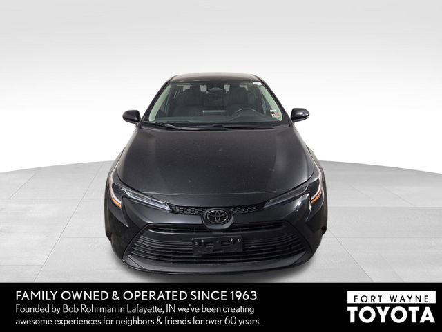 Used 2023 Toyota Corolla LE image 3