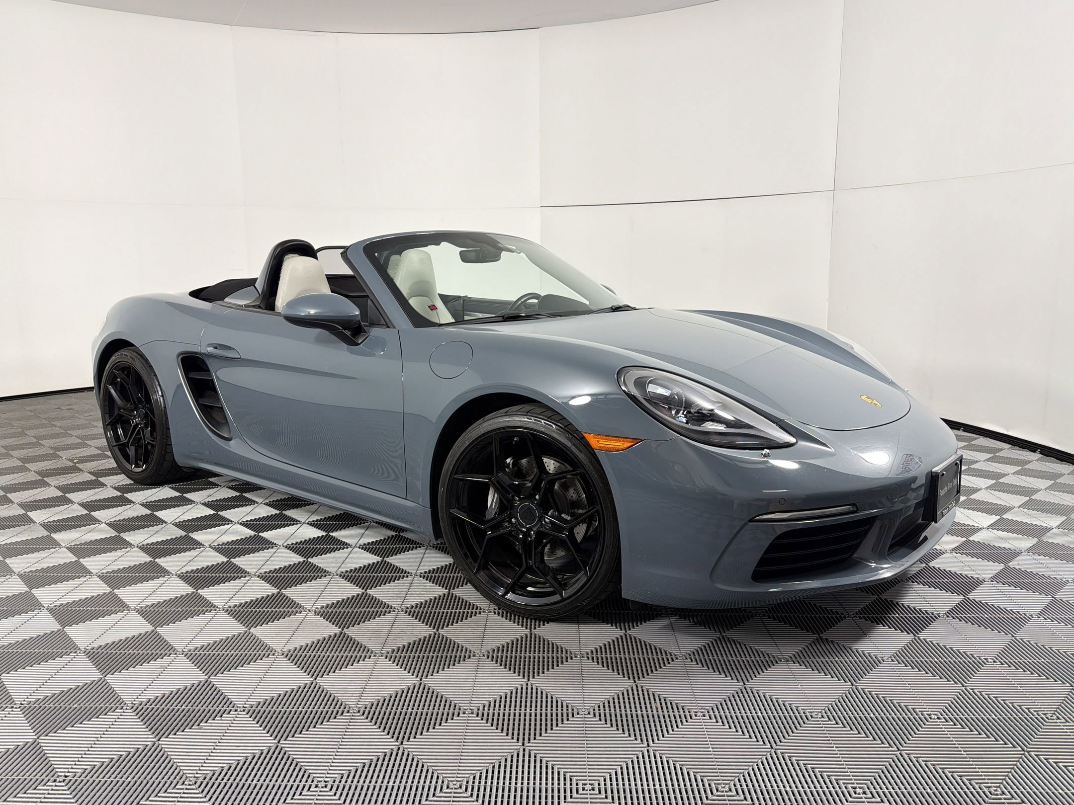 Certified 2017 Porsche 718 Boxster image 7