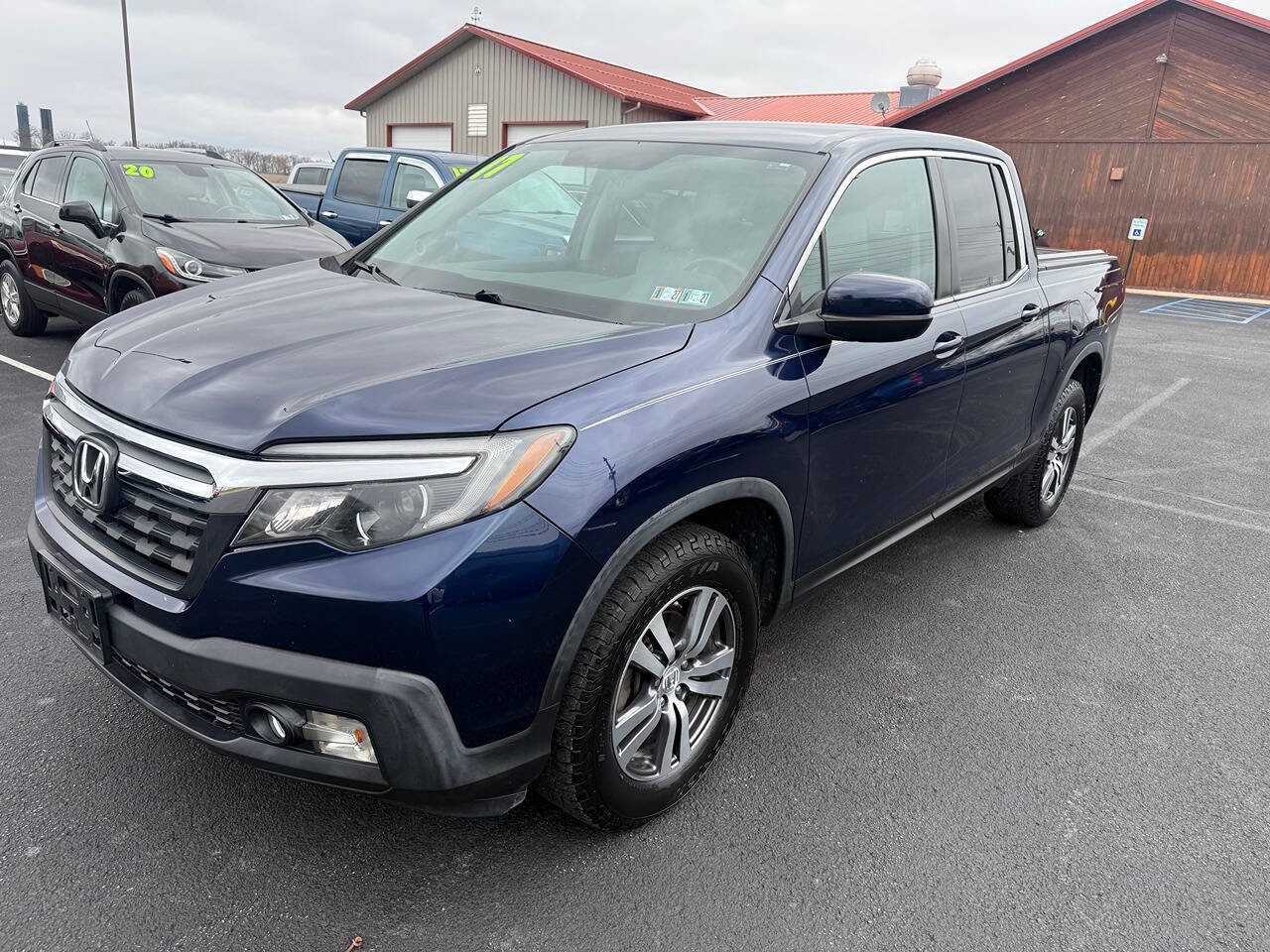 Used 2017 Honda Ridgeline RTS image 2