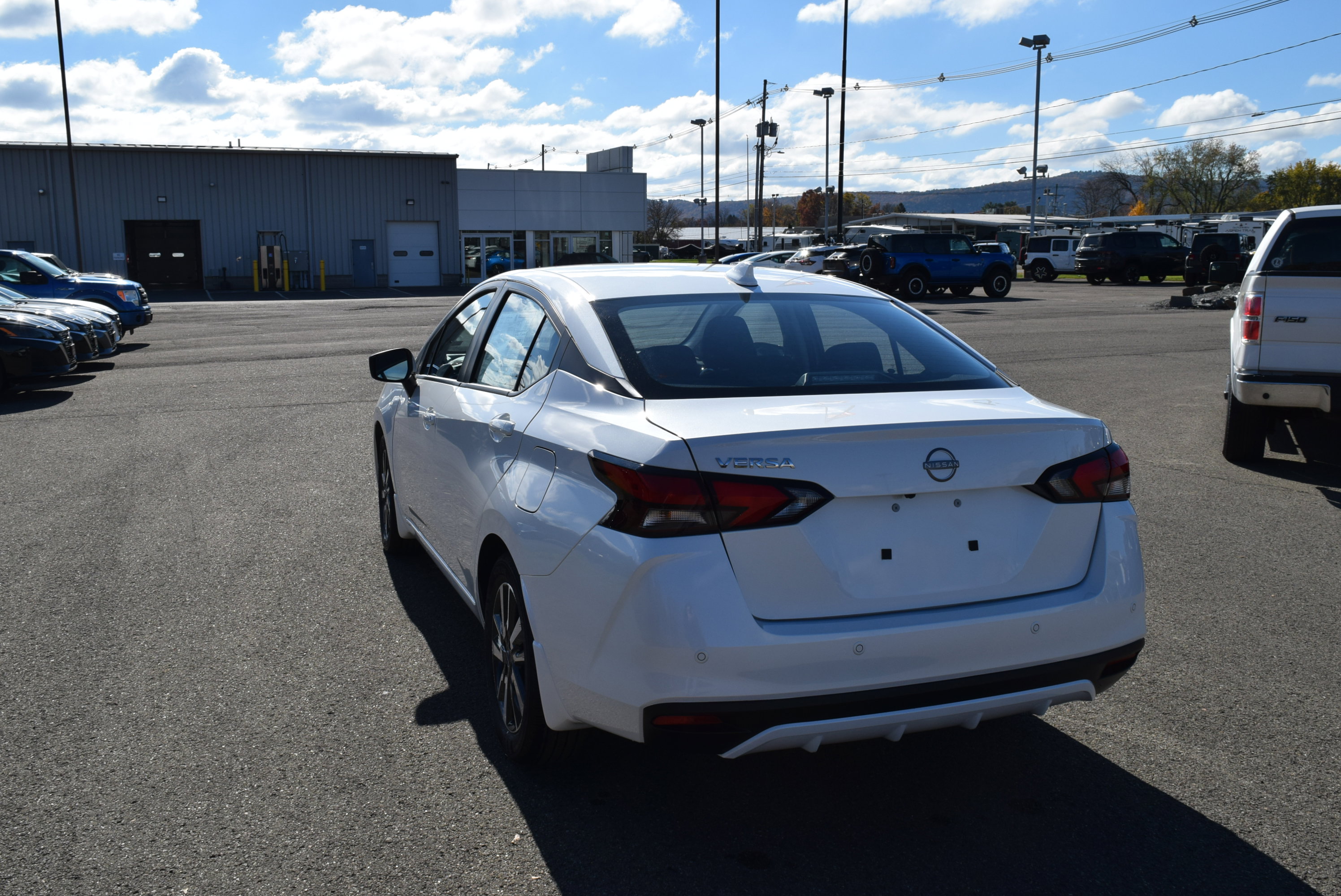 New 2025 Nissan Versa SV w/ Trunk Package image 8