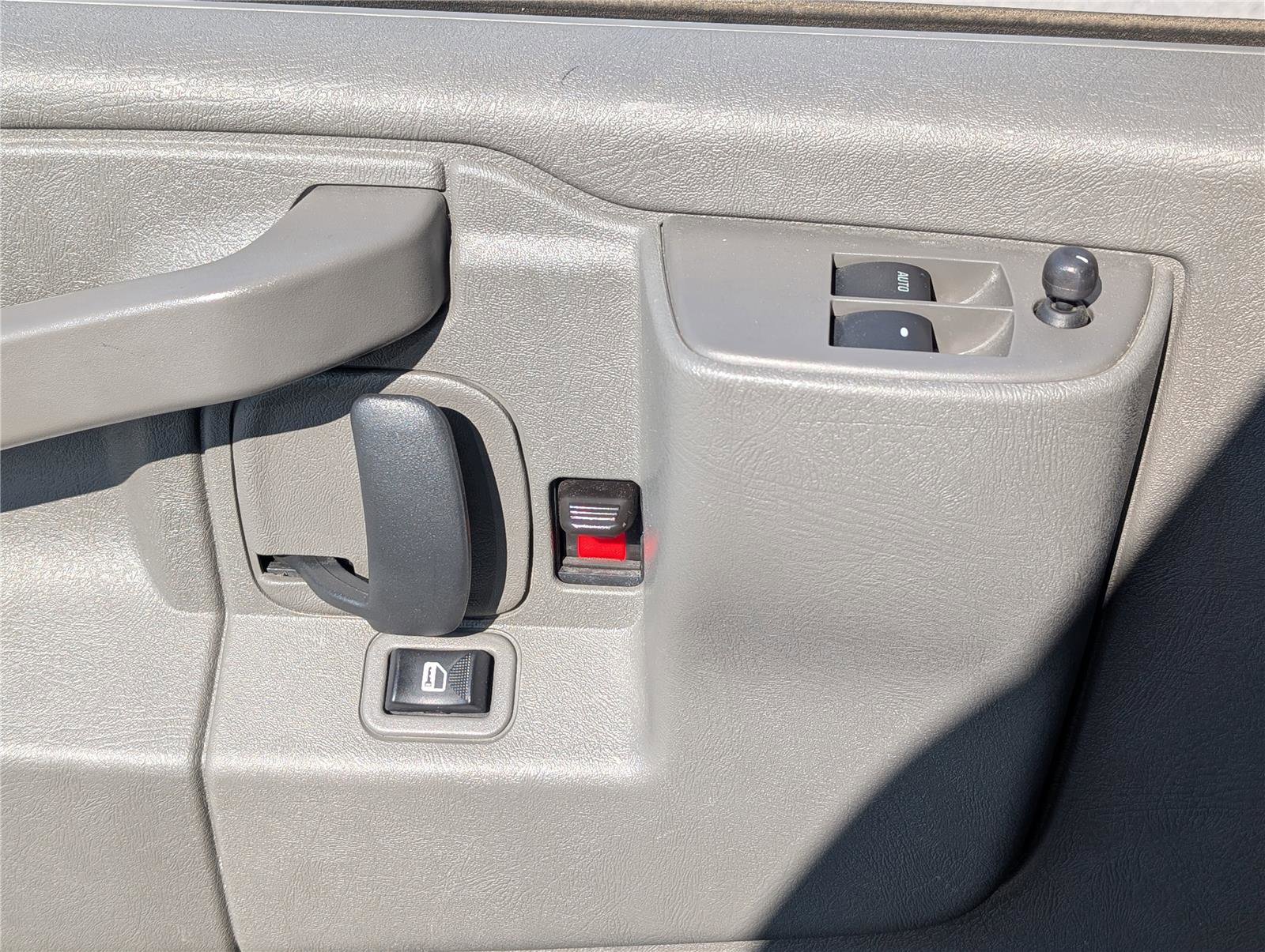 Used 2024 GMC Savana 2500 w/ Driver Convenience Package RWD image 17