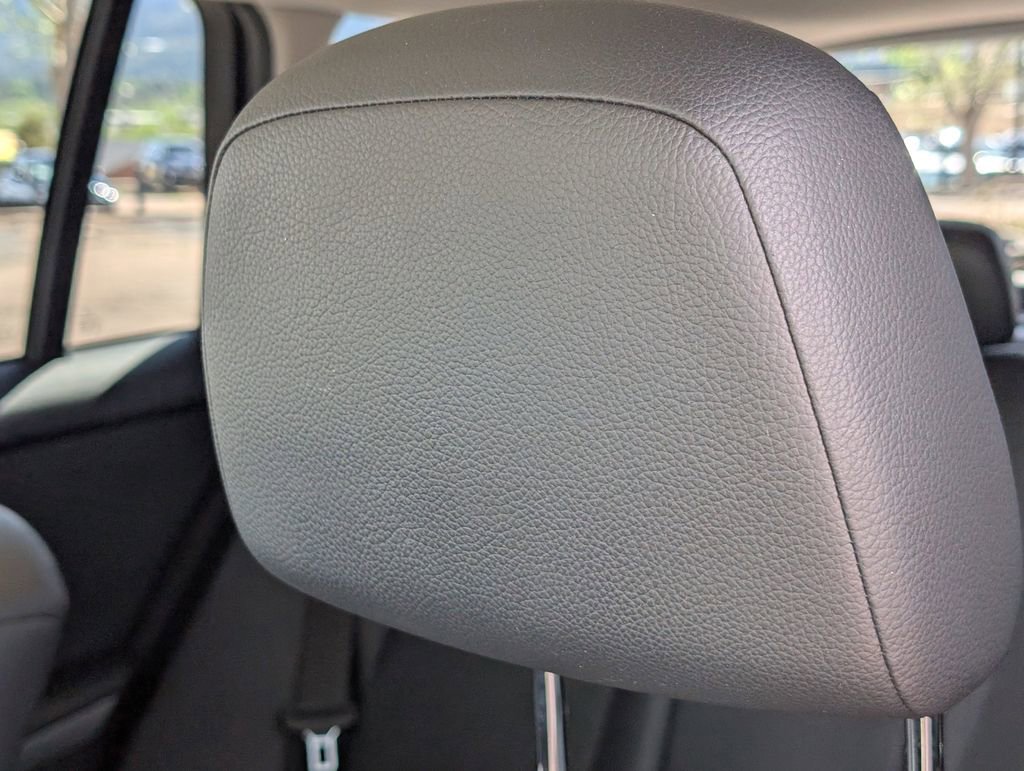 Used 2011 Mercedes-Benz GLK 350 4MATIC image 12