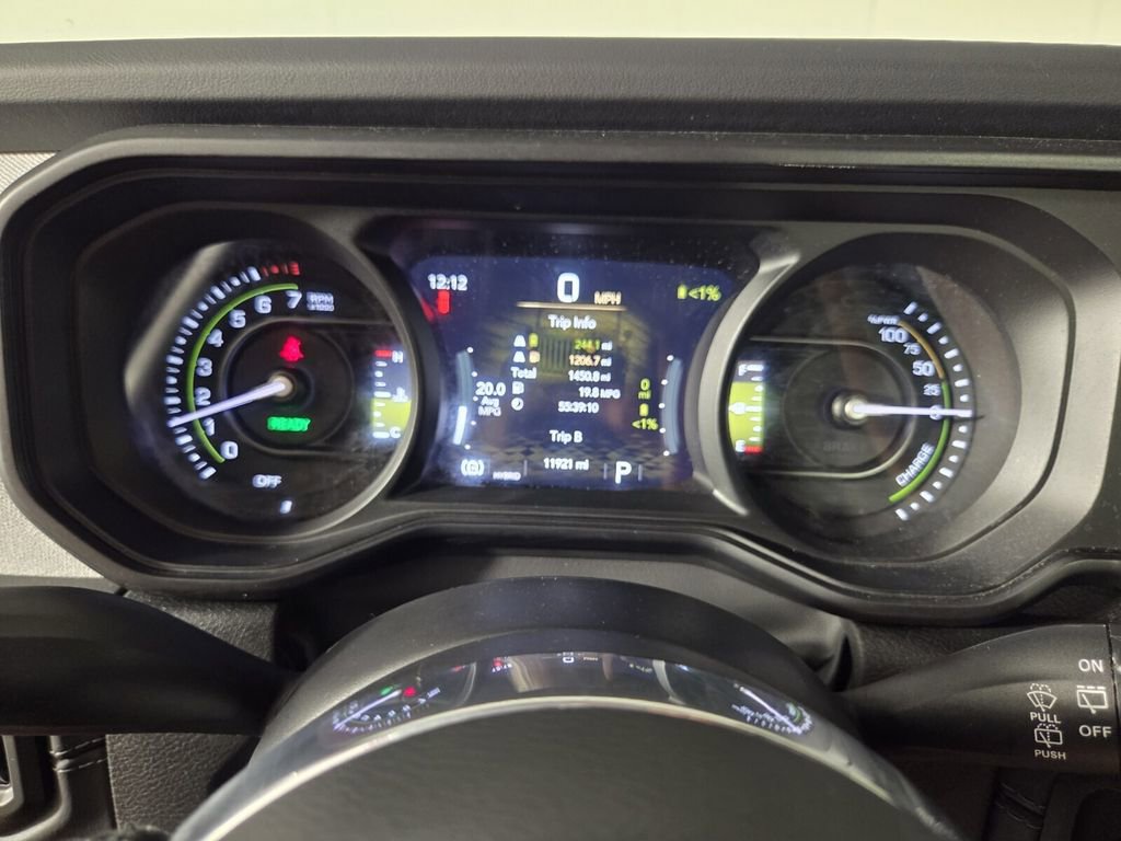 Certified 2025 Jeep Wrangler Sahara image 17