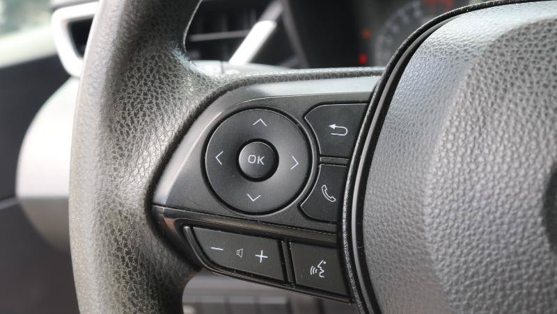 Used 2020 Toyota Corolla LE FWD image 9