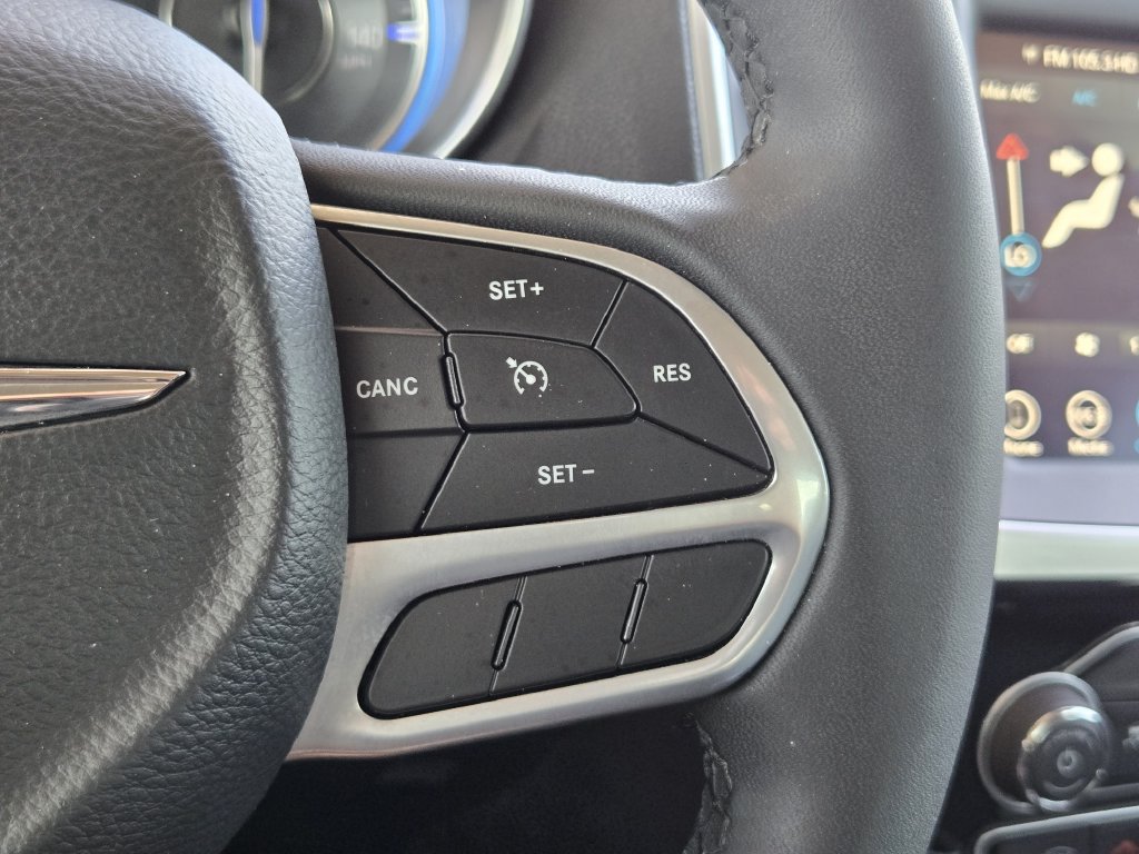Used 2023 Chrysler 300 Touring L RWD image 32