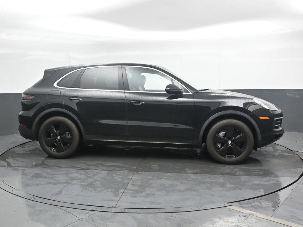 Used 2022 Porsche Cayenne image 3
