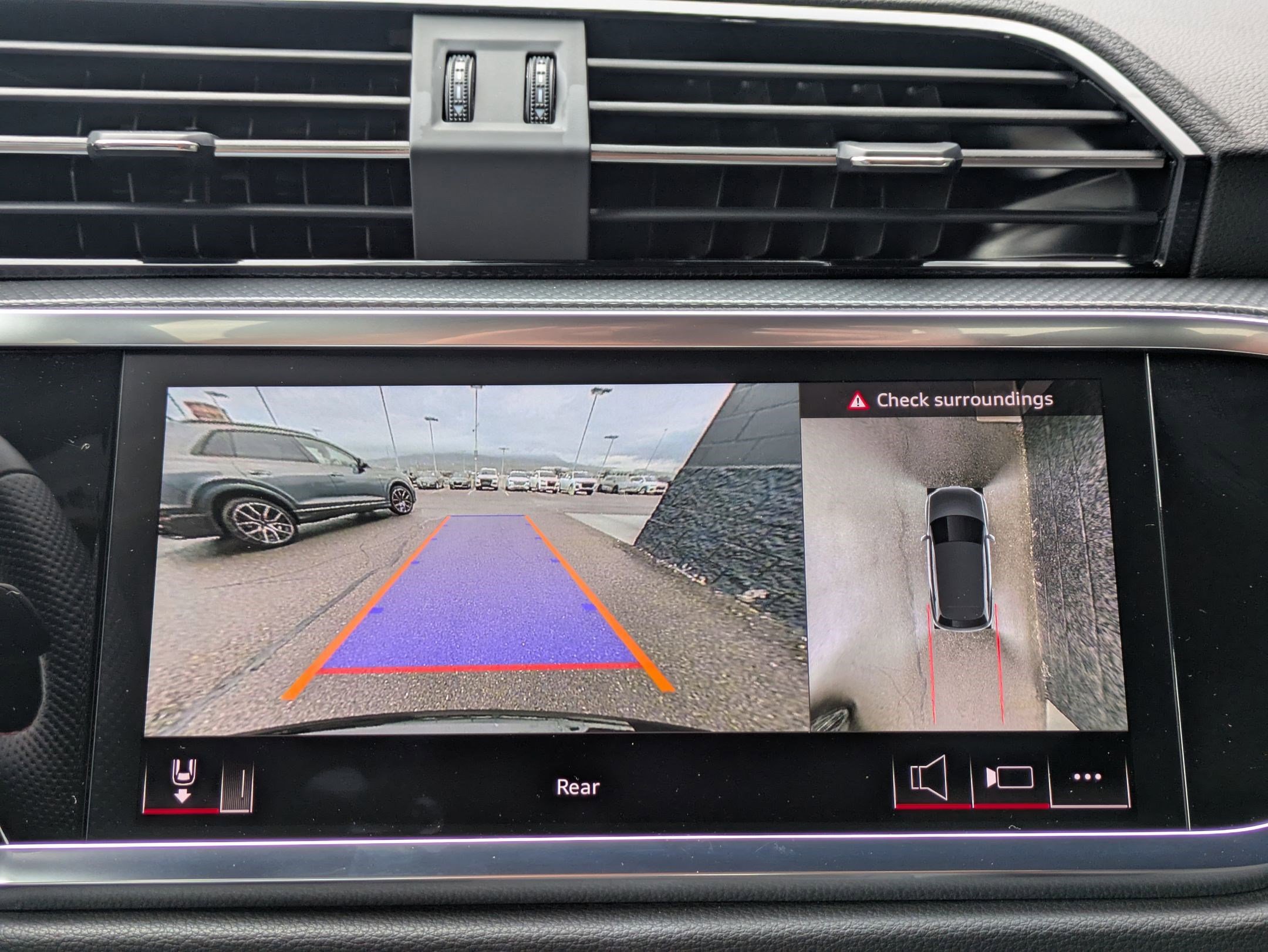 Certified 2025 Audi Q3 2.0T Premium Plus w/ Premium Plus Package image 17