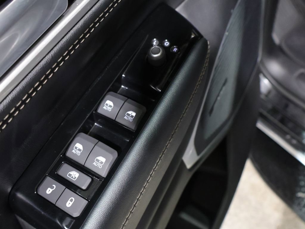 Used 2024 Jeep Wagoneer L Series III w/ Flexible Seating Group image 13