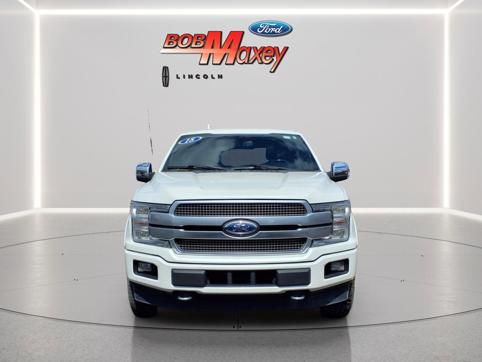 Used 2018 Ford F150 Platinum w/ Equipment Group 701A Luxury AWD/4WD image 2